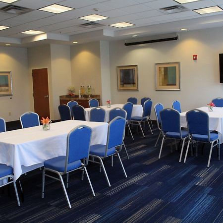 Holiday Inn Express Leland - Wilmington Area By Ihg Exterior photo