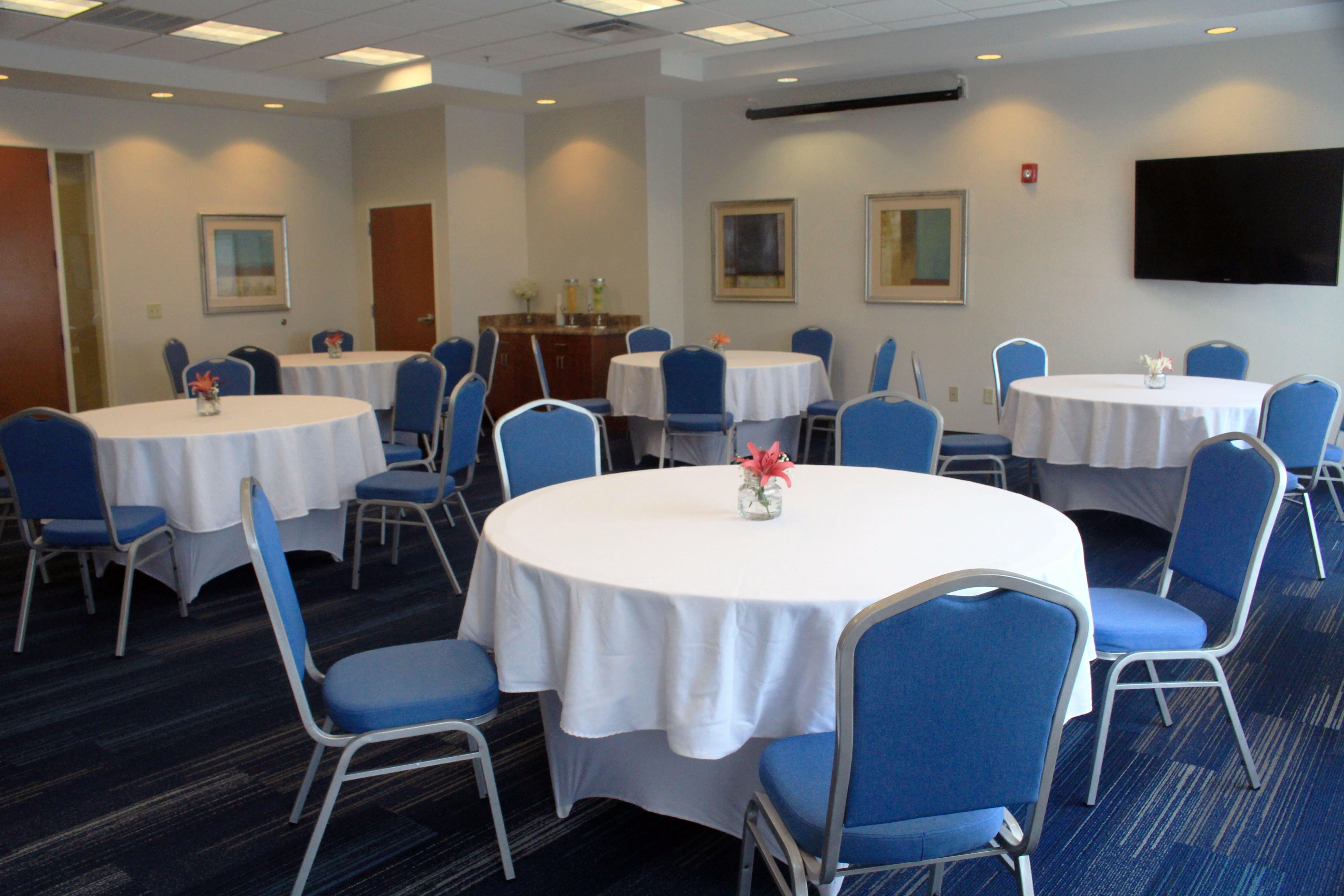 Holiday Inn Express Leland - Wilmington Area By Ihg Exterior photo