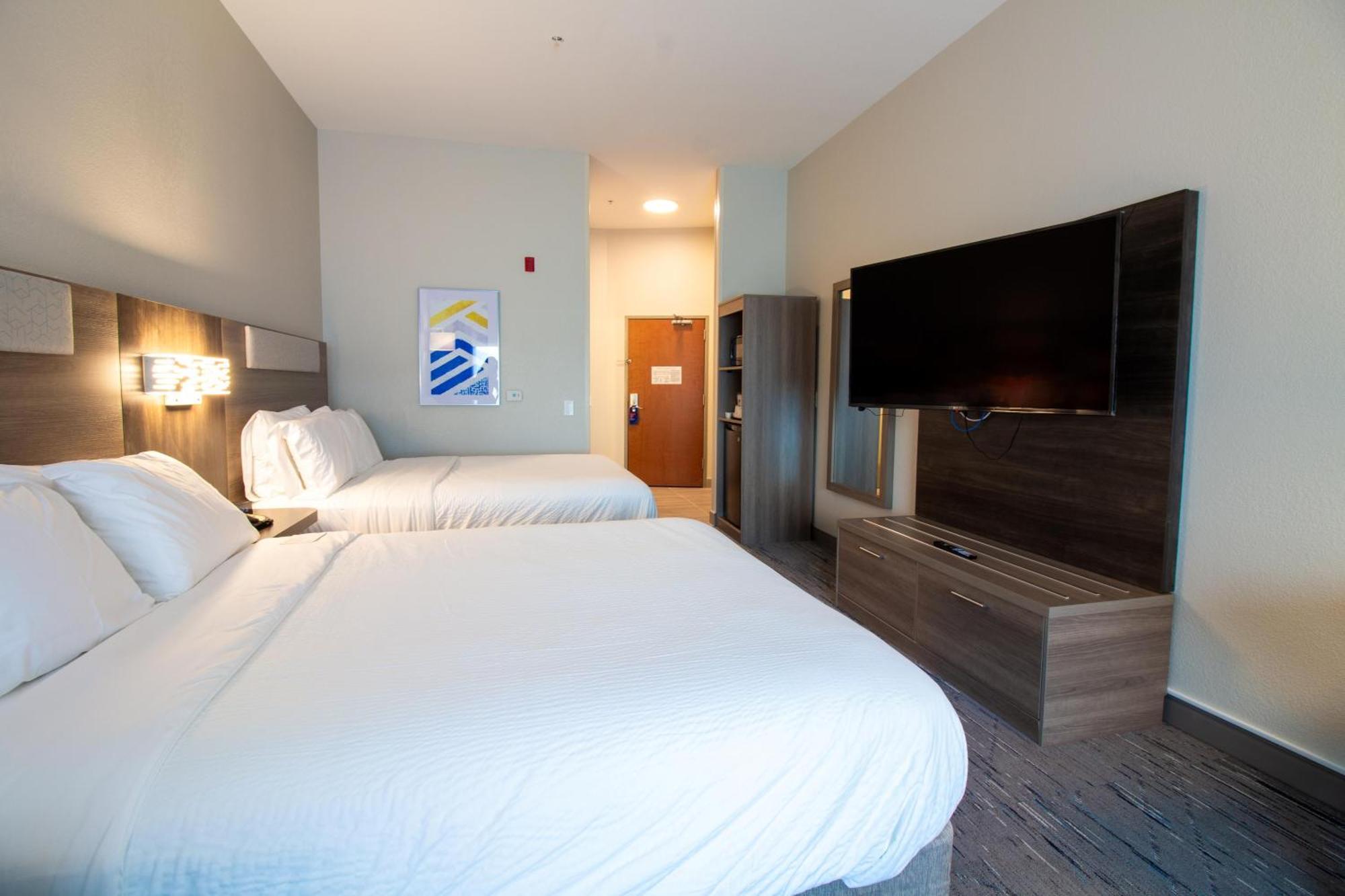 Holiday Inn Express Leland - Wilmington Area By Ihg Exterior photo
