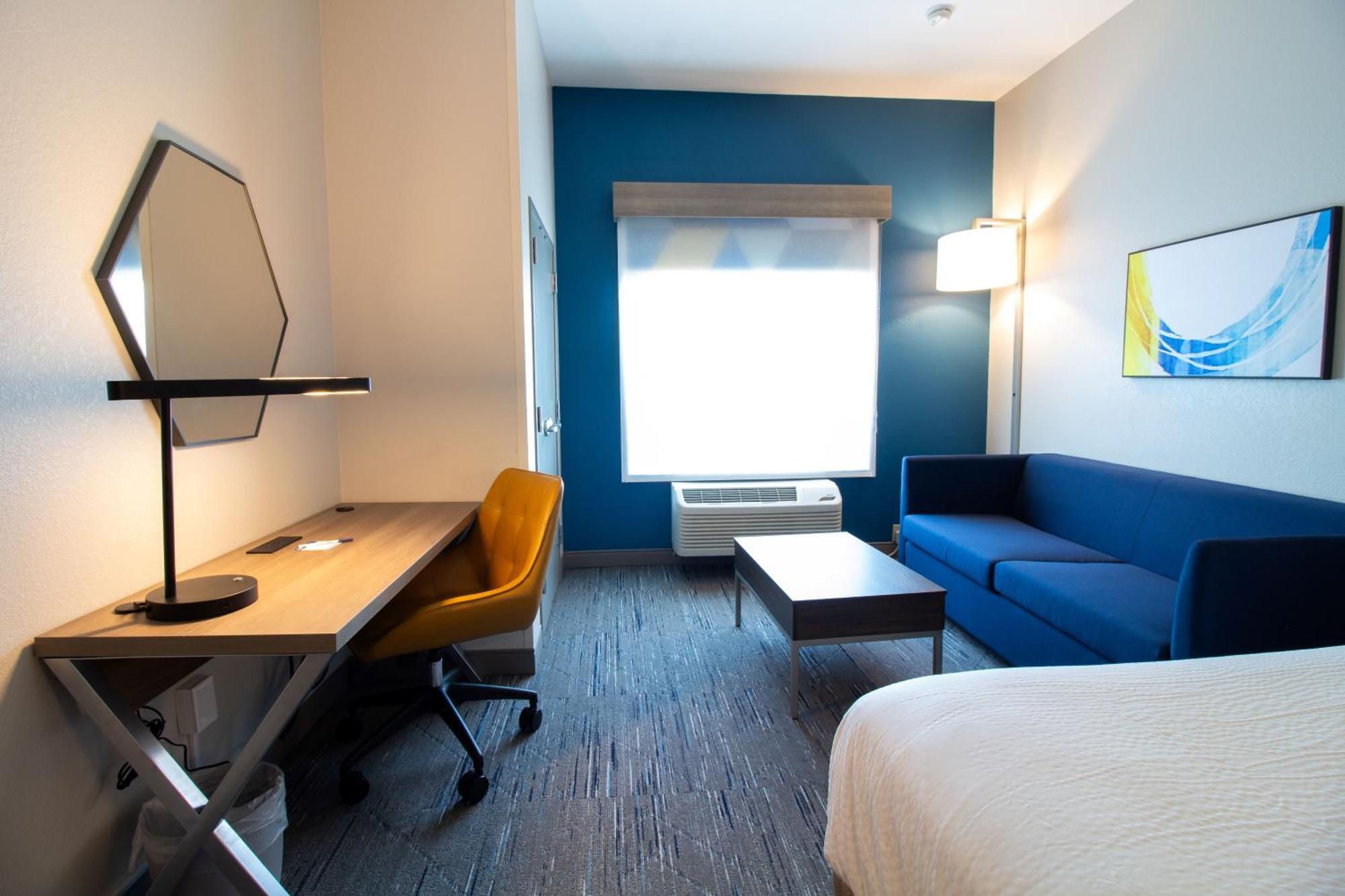 Holiday Inn Express Leland - Wilmington Area By Ihg Exterior photo