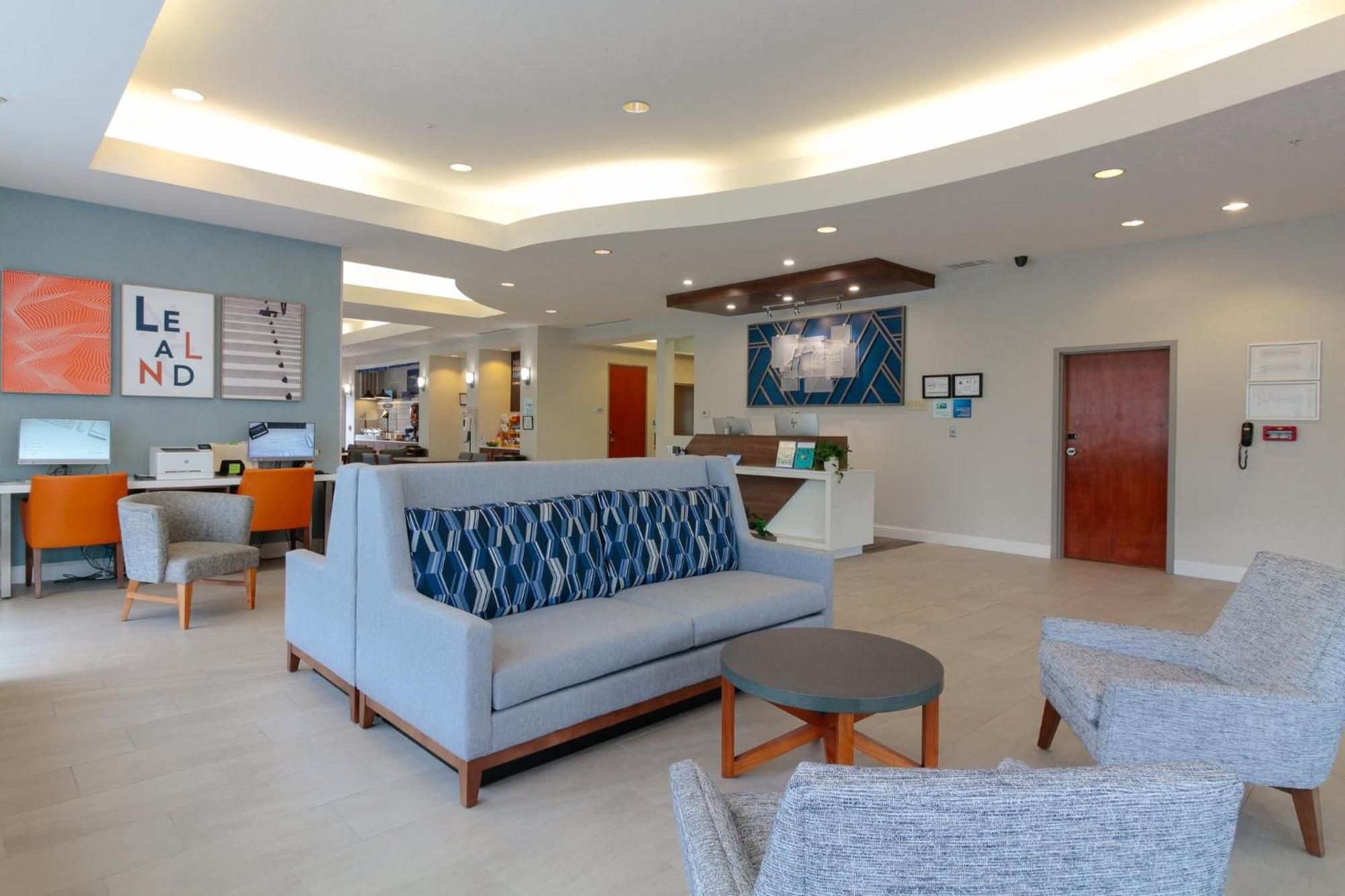 Holiday Inn Express Leland - Wilmington Area By Ihg Exterior photo