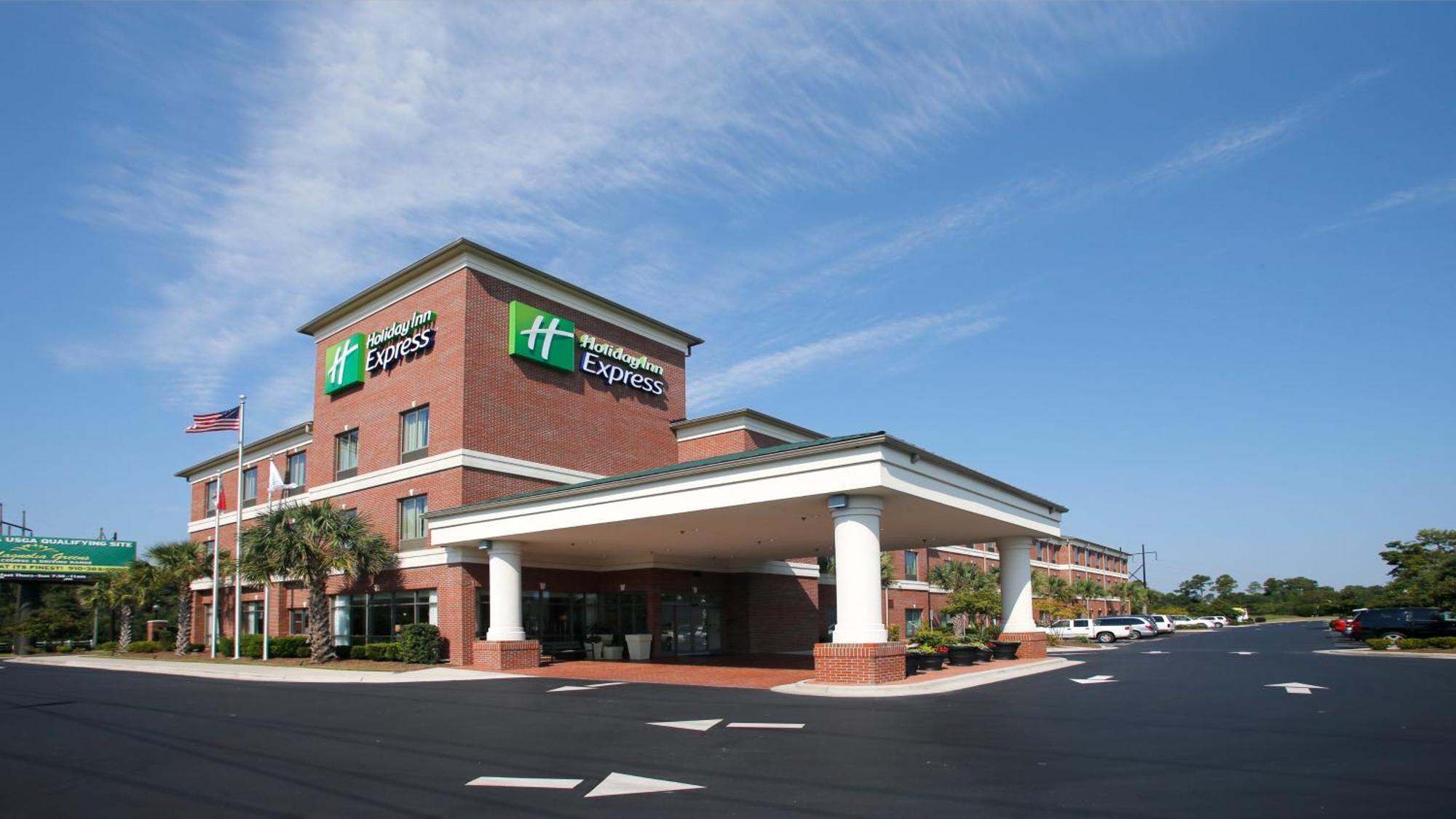 Holiday Inn Express Leland - Wilmington Area By Ihg Exterior photo